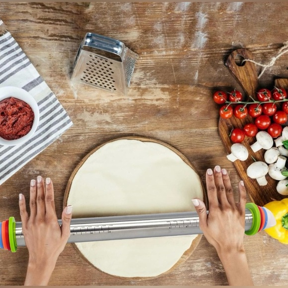 STAINLESS STEEL ADJUSTABLE ROLLING PIN 17”L
#10292410 - Picture 3 of 16